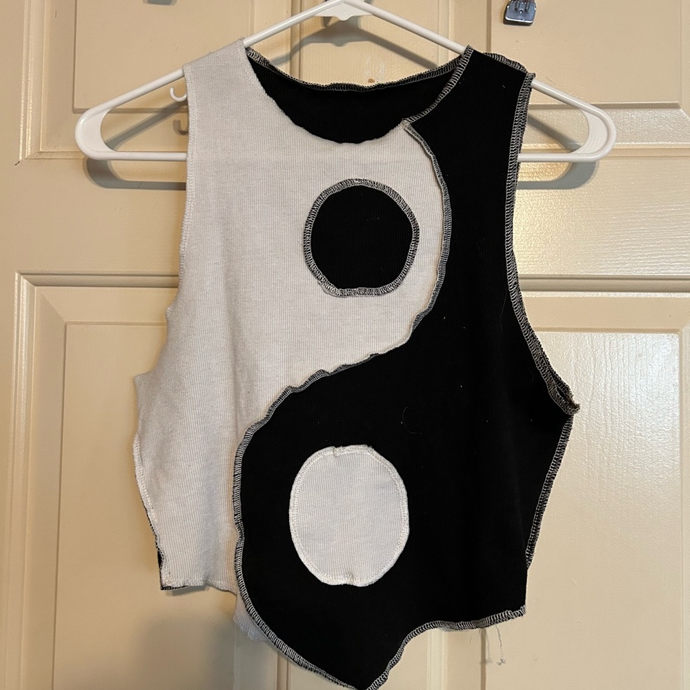Yin yang tank
